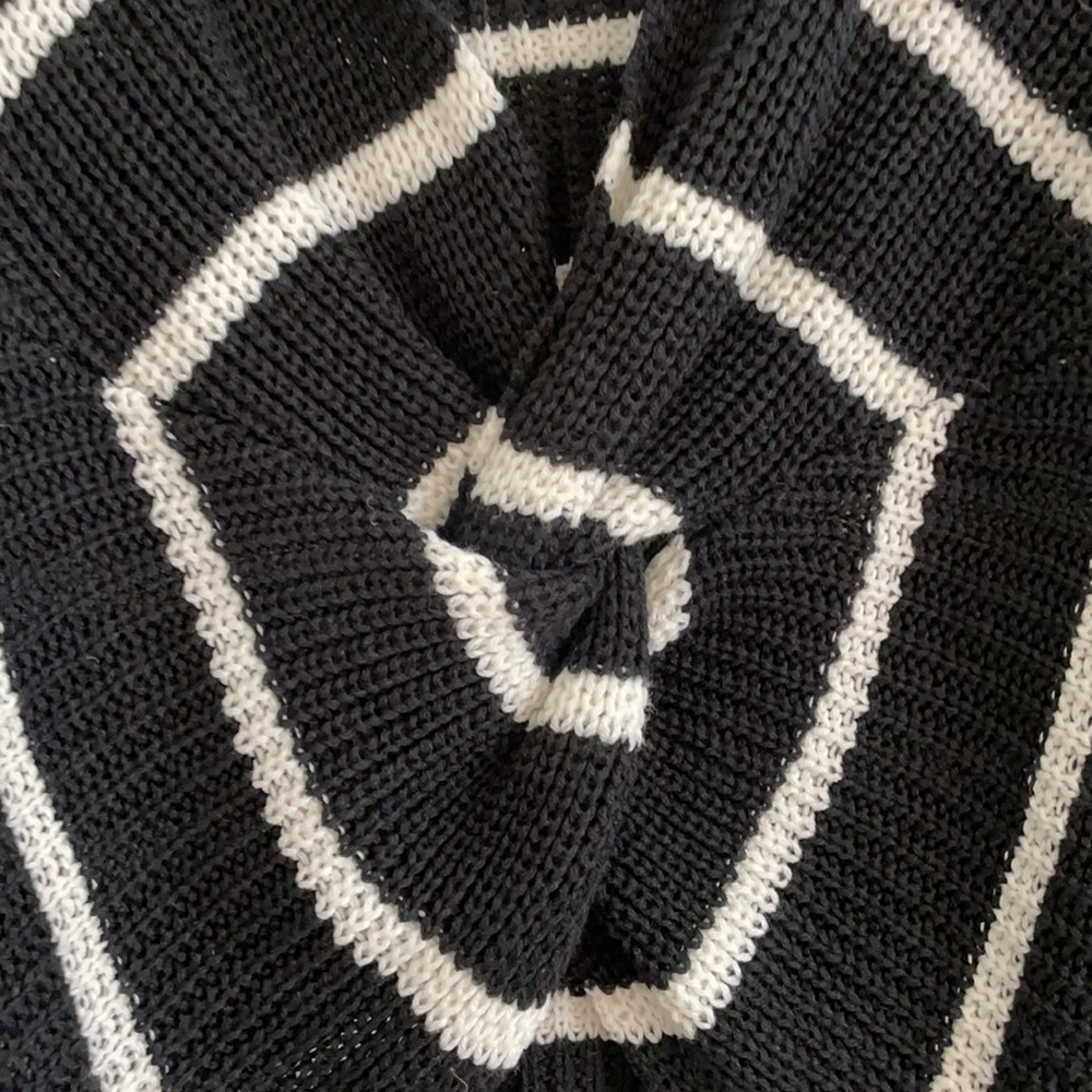 Sweater - Picture 3 of 4